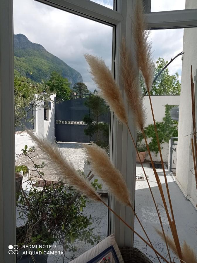 Villa Le Lac Cottage Au Bord Du Lac D'Annecy - Chambre Chez L'Habitant - Les Terrasses Du Lac Veyrier-du-Lac Exterior photo